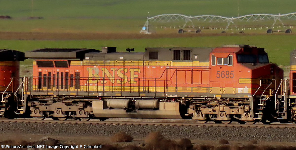 BNSF 5685